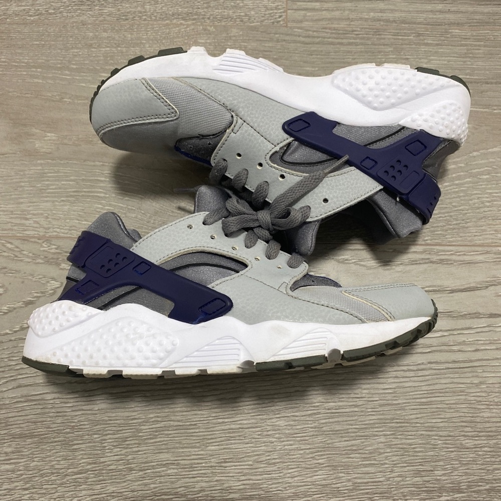 Nike Air Hurrache Low Kids (Size 6Y) 654275-014